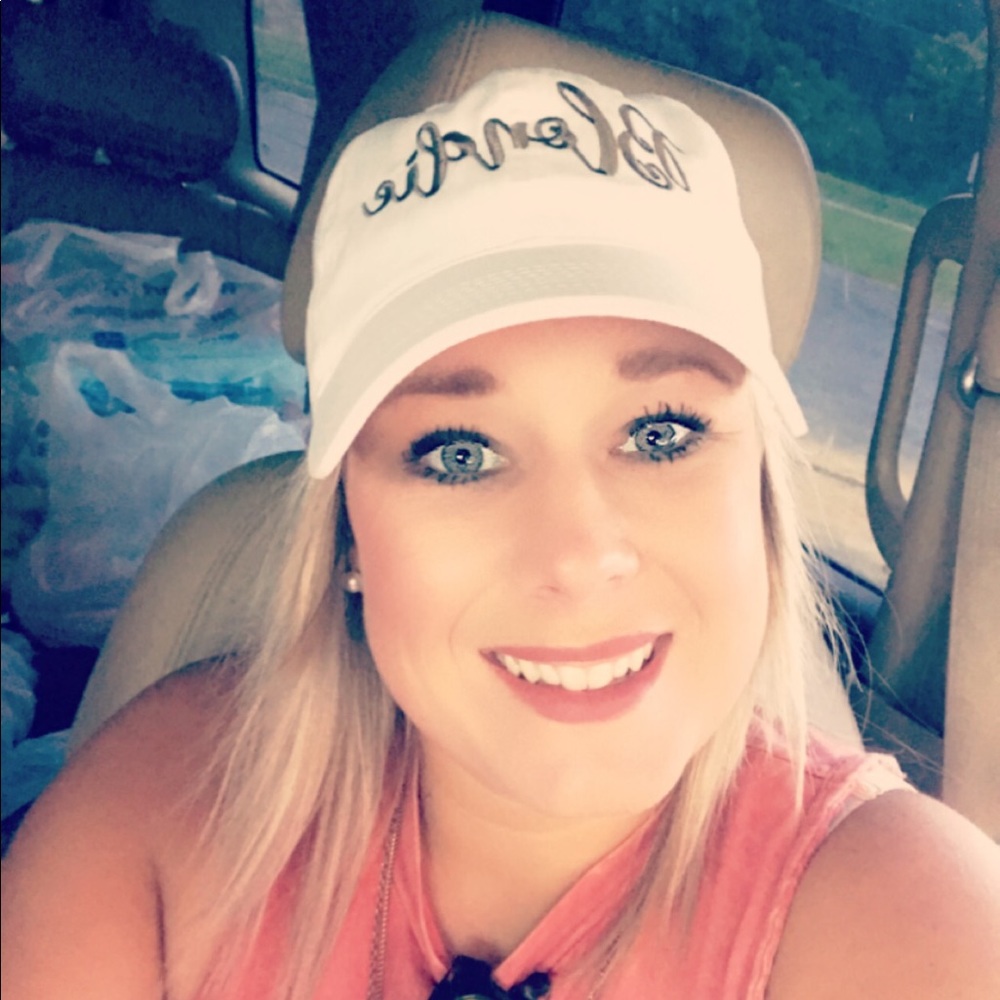 Meet your Posher, Samantha